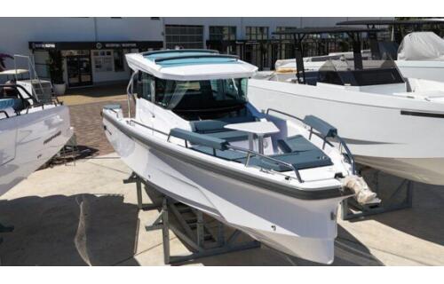 Axopar 29 XC Cross Cabin Ema