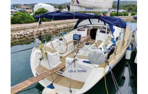 Bavaria 47 Cruiser Gin & Tonic