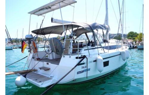 Bavaria C38 Talia