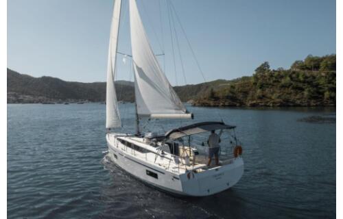 Bavaria C38 Coconut