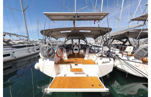 Bavaria C42 Style Antares