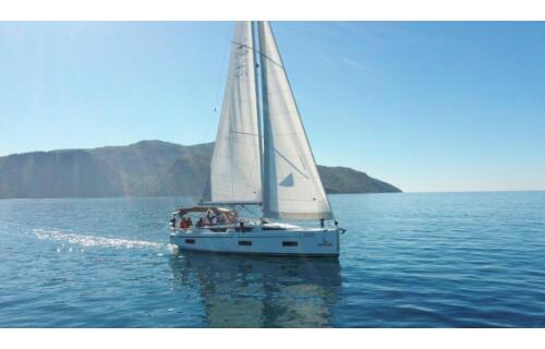 Bavaria C42 Fiesta