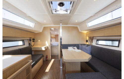 Bavaria C42 Srna
