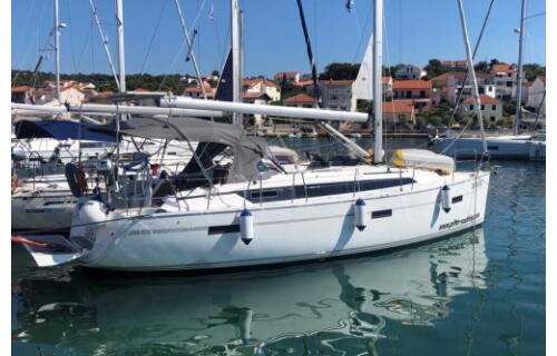Bavaria Cruiser 37 Emira
