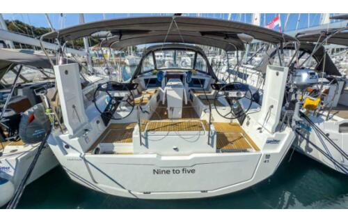 Dufour 41 Performance Nine to five