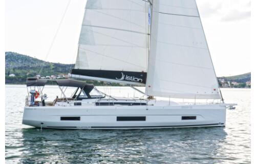 Dufour 470 First Secret