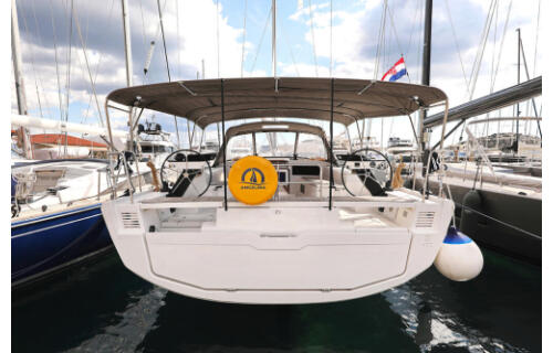 Dufour 470 Shore Thing