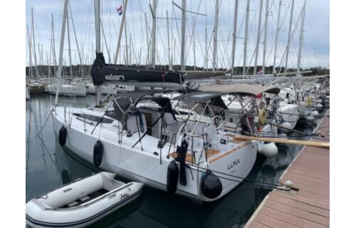 Elan E4 Luna