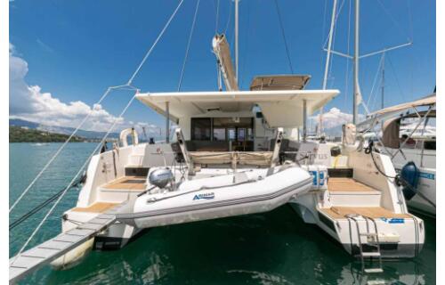Fountaine Pajot Lucia 40 Servus