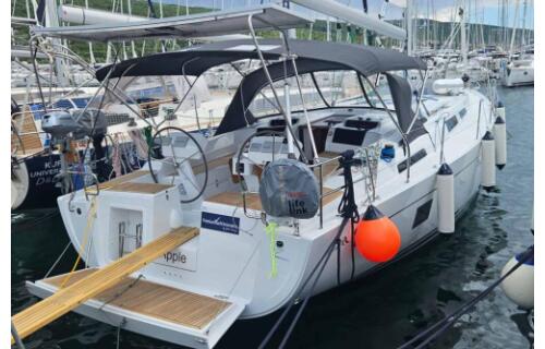 Hanse 458 Apple