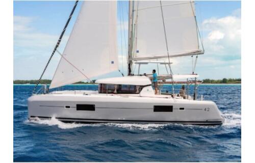 Lagoon 42 BELLATRIX