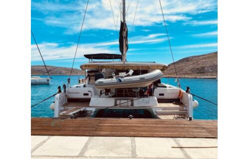 Lagoon 42 Aura