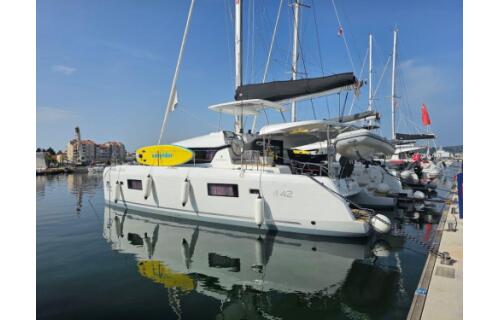 Lagoon 42 Azzuro