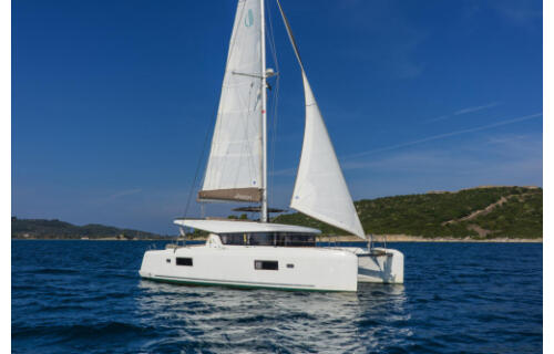 Lagoon 42 Pulsar