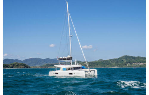 Lagoon 42 Cloud Dancer