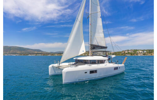 Lagoon 42 Aurora