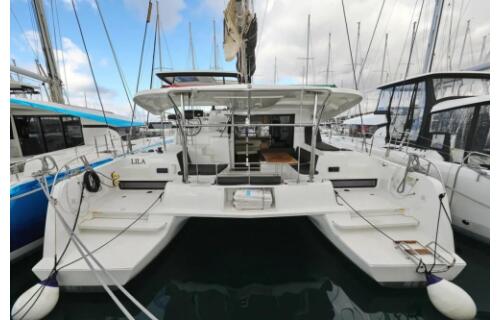 Lagoon 42 Lila