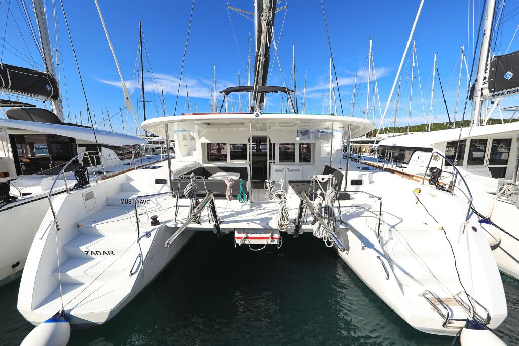 Lagoon 450 F Must Have