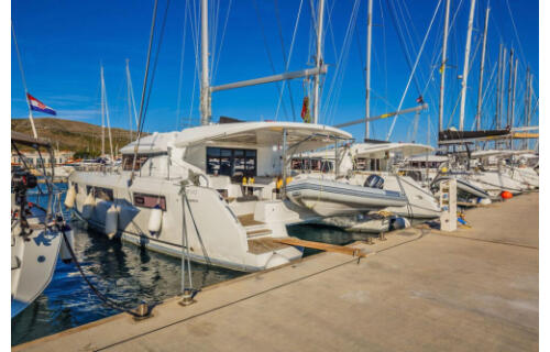 Lagoon 50 Summer Star