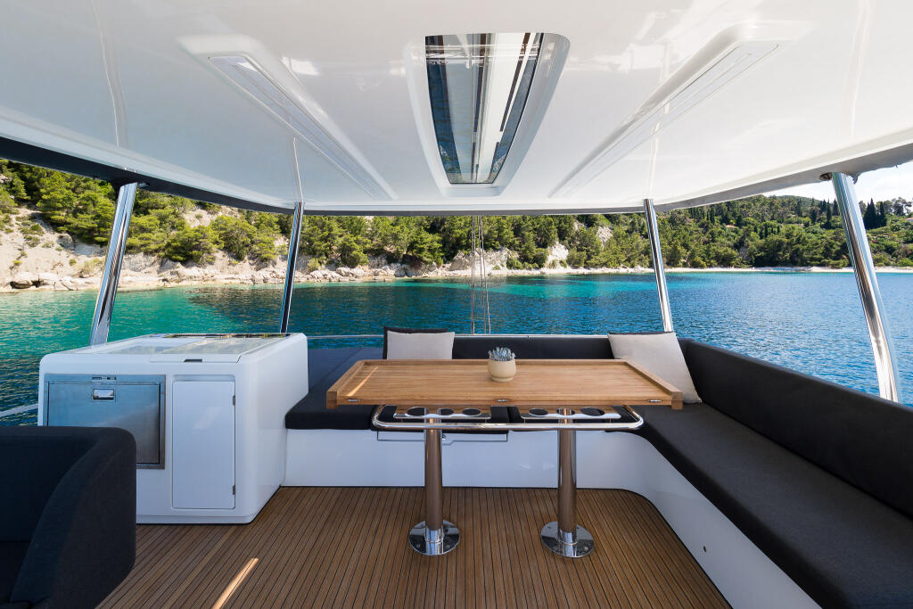 Lagoon 55 Champagne Please