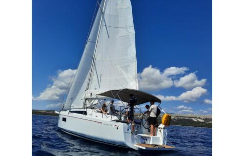 Oceanis 34.1 Sailing Spirit