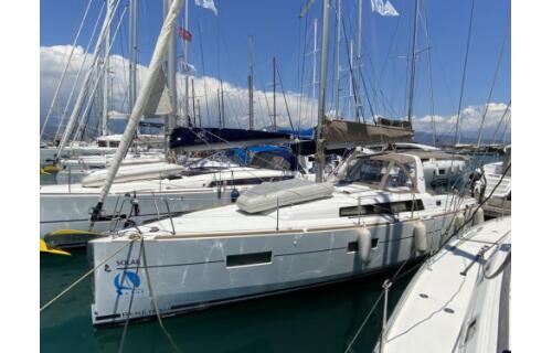 Oceanis 38 Solar