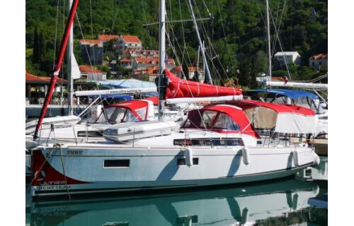 Oceanis 38.1 Teodora