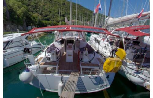 Oceanis 38.1 Luce