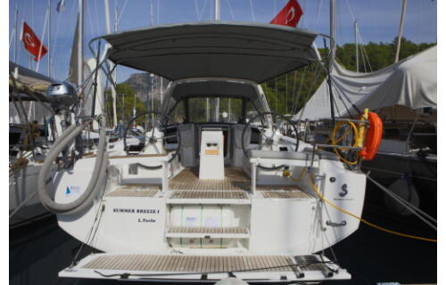 Oceanis 38.1 Summer Breeze 1