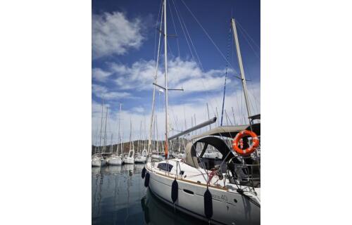 Oceanis 40 Violet
