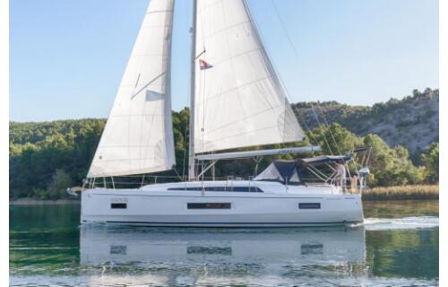Oceanis 40.1 First Touch