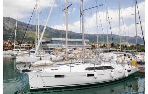 Oceanis 41.1 First