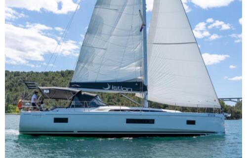 Oceanis 51.1 First Friendship