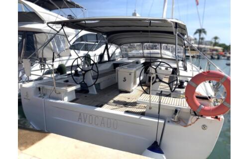 Oceanis 51.1 Avocado