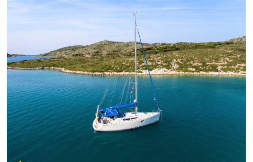 Sun Odyssey 36i Izella