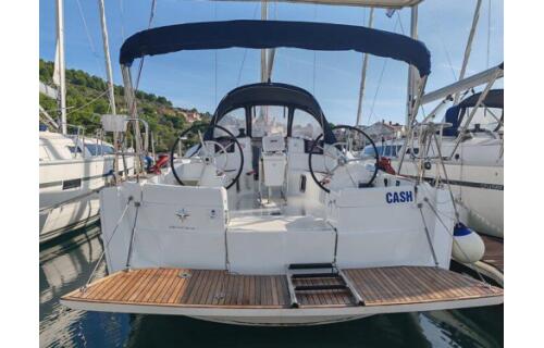 Sun Odyssey 389 Cash