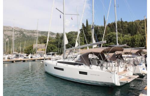 Sun Odyssey 410 Shaken Not Stirred