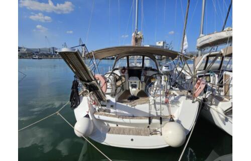 Sun Odyssey 42i Triton