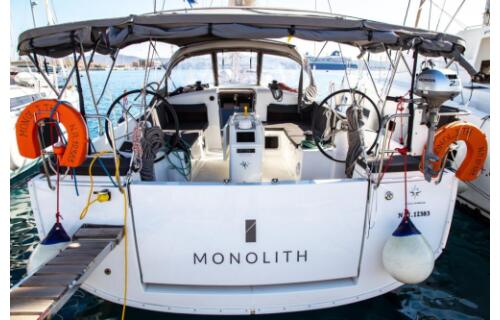 Sun Odyssey 440 Monolith