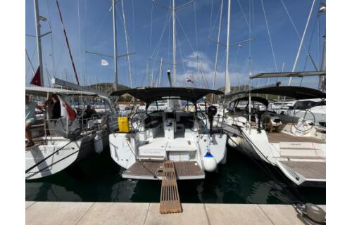 Sun Odyssey 440 Art  Vandelay