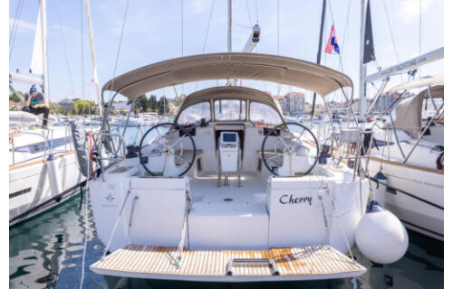 Sun Odyssey 449 Cherry