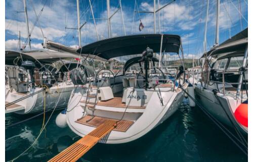 Sun Odyssey 49i Ana B.