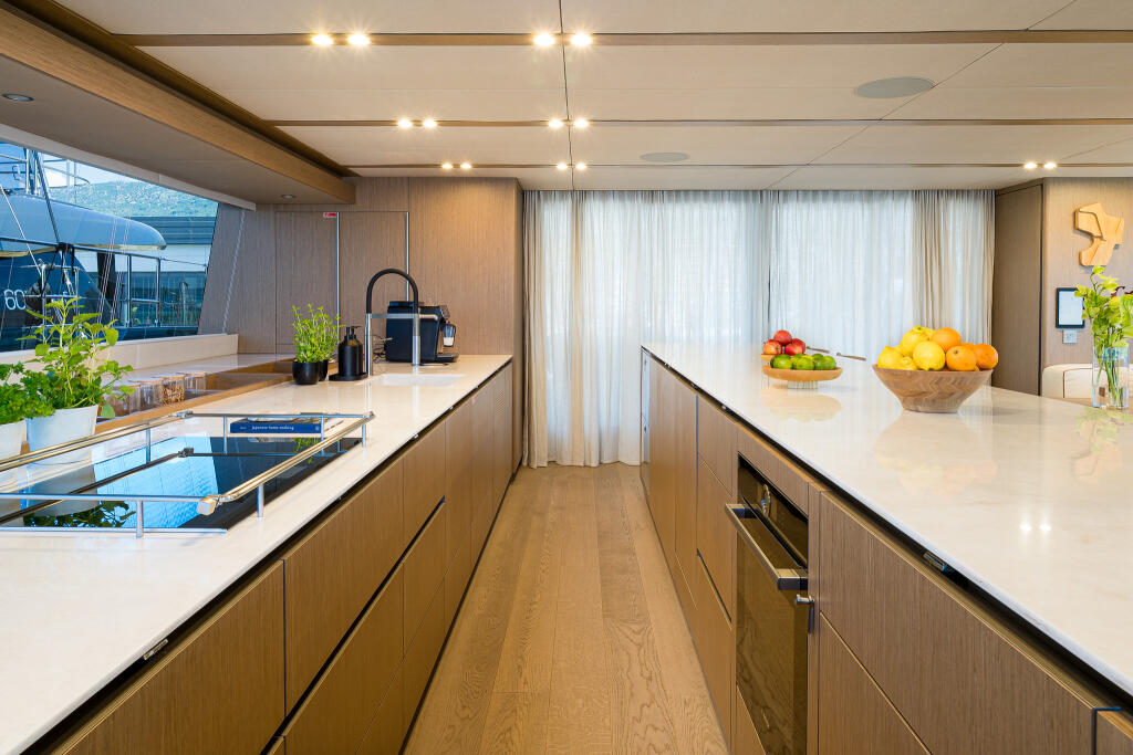Sunreef 70 Midori