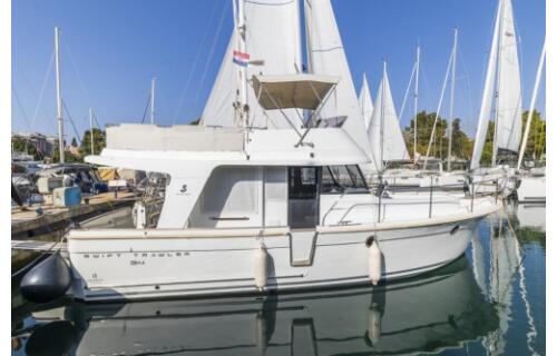 Swift Trawler 34 Blue Sky